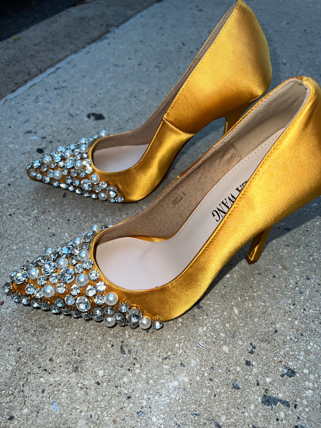 Carrie yellow jeweled pump